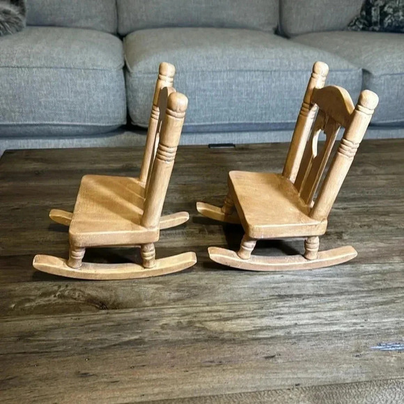 VINTAGE CERAMIC MINI ROCKING CHAIR ROCKER DOLLHOUSE SET OF 2 - Picture 8 of 15